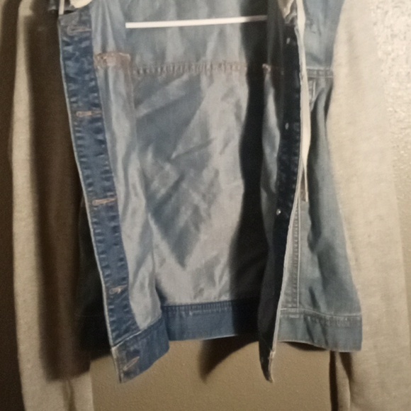 Large - Picture 3 of 3